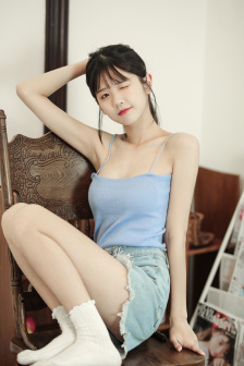 美女脱的一干二净
